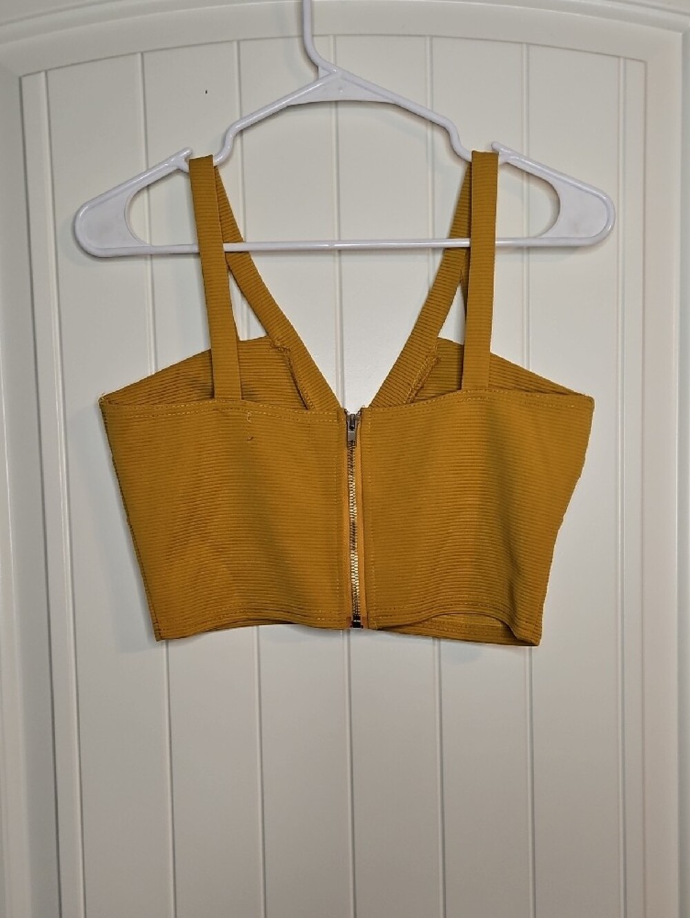 8birdies Ribbed V-Neck Crop Tank Top - Picture 3 of 6
